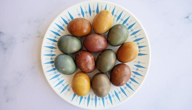 Image https://www.naturalgrocers.com/sites/default/files/styles/recipe_slider_full/public/media_images/13502_Good4U_Organic_Easter_Egg_Dye_with_NGBP_04_Web_Recipe_Feature_1024x587.jpg?itok=6GXYjoJl